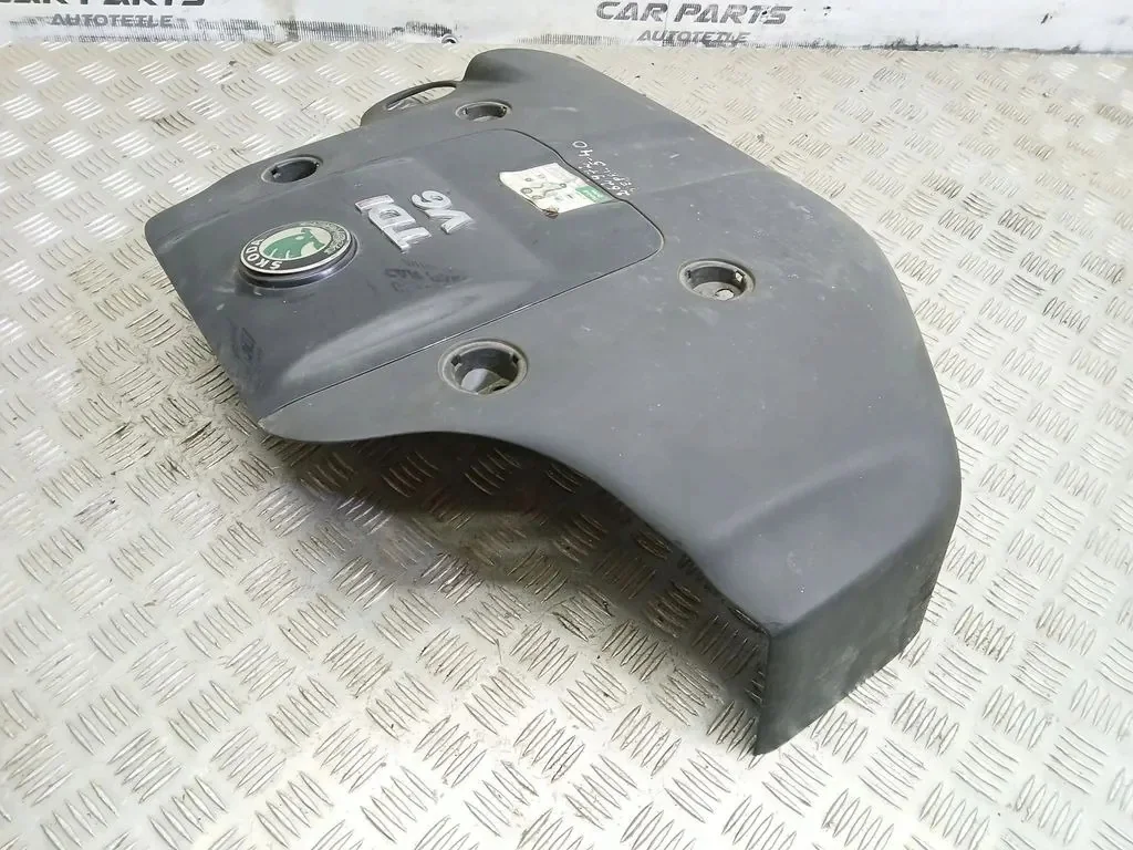 Skoda Superb B5 2003 Cobertura Superior Motor 059103925C image 3