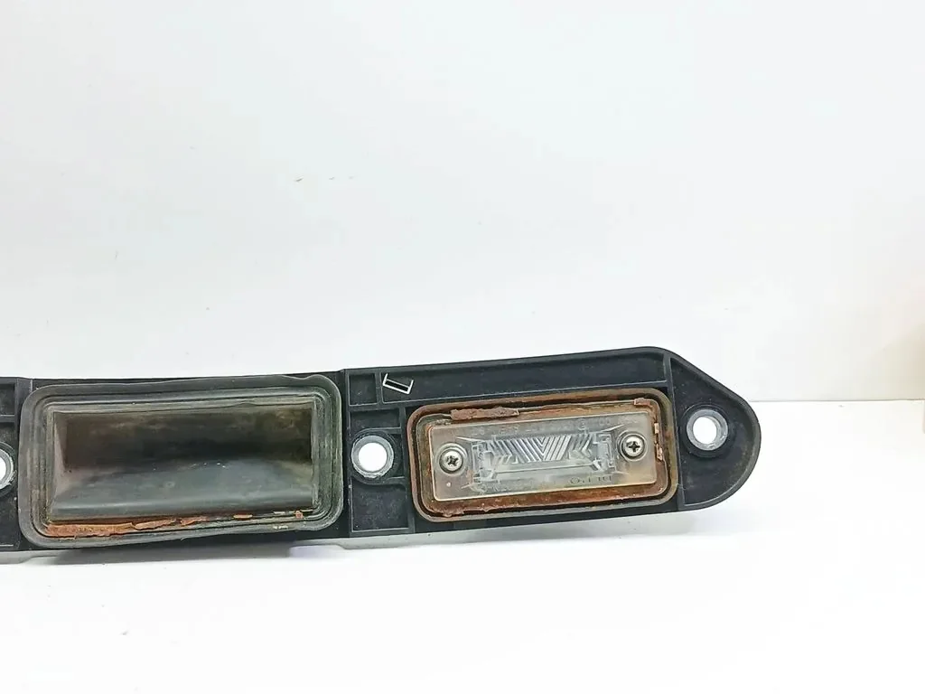 Rekisterikilven valo VW Passat 1T0827574L image 3