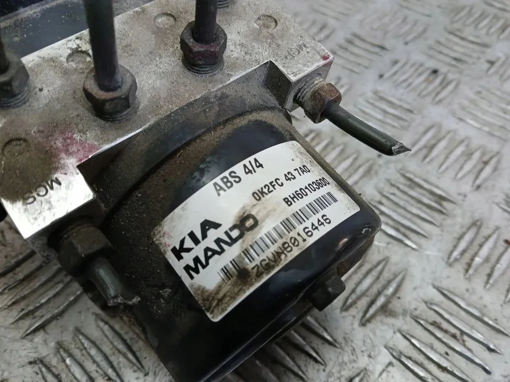Bomba ABS Kia Carens II 2.0CRDI BH60103600