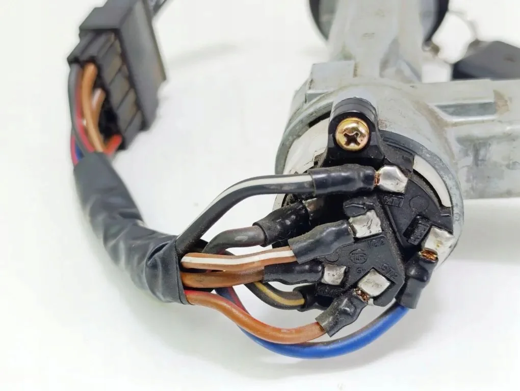Toyota Corolla Ignition Switch 45020127 image 10