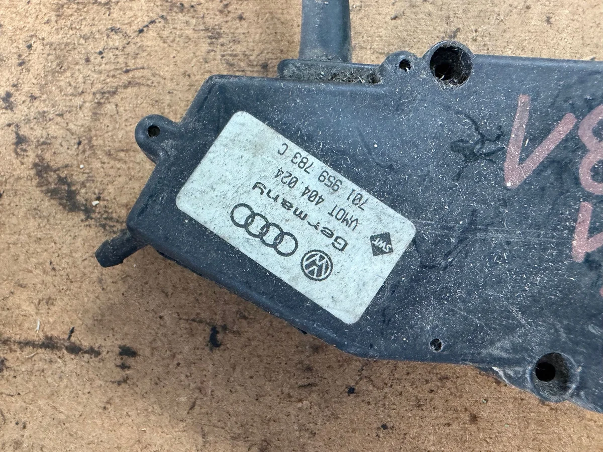 Atuador Fecho Mala VW T4 701959783C