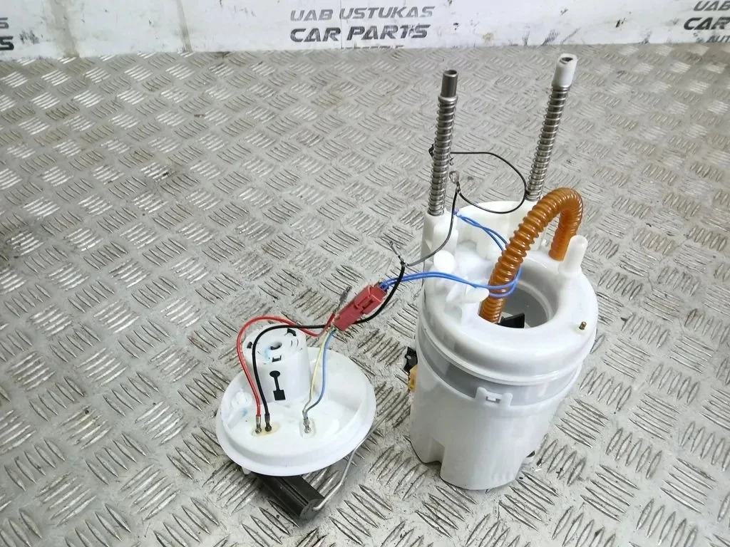 Bomba de combustible BMW X5 E70 7164309