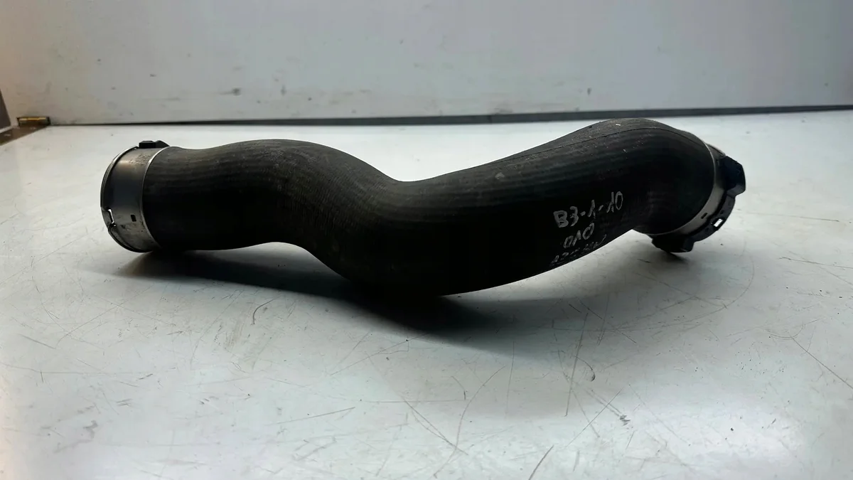 BMW 5 (E60) Durite d'intercooler 7803747 2.0L diesel