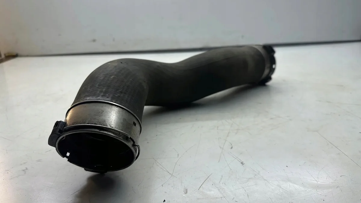 BMW 5 (E60) Durite d'intercooler 7803747 2.0L diesel image 5