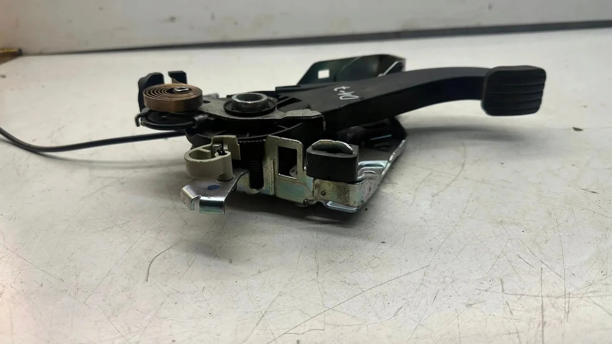 Handbrake Lever Mercedes-Benz C W204 A2044200084