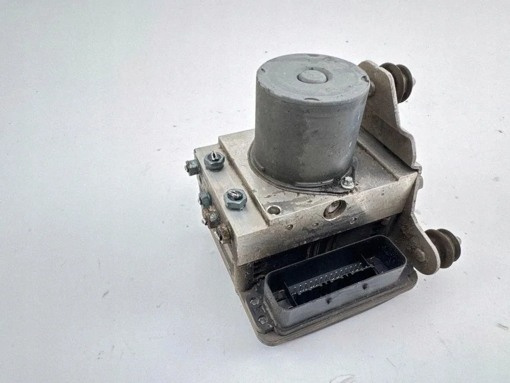 ABS-pumppu Audi A6 4G0614517AA