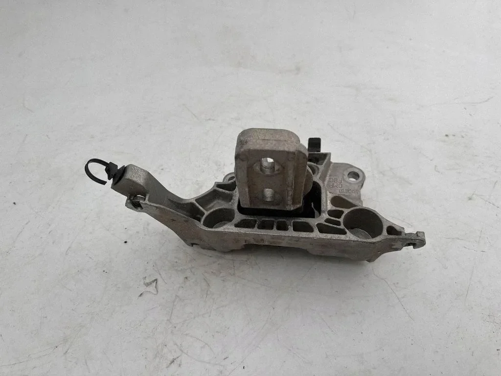 Motorfäste Citroen C4 III 1.2 4A109760 image 3