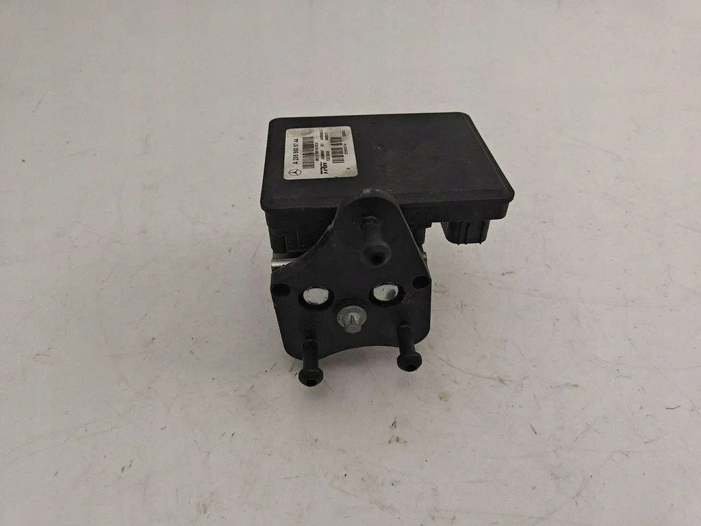 Bomba ABS Mercedes-Benz C S205 A008N065A