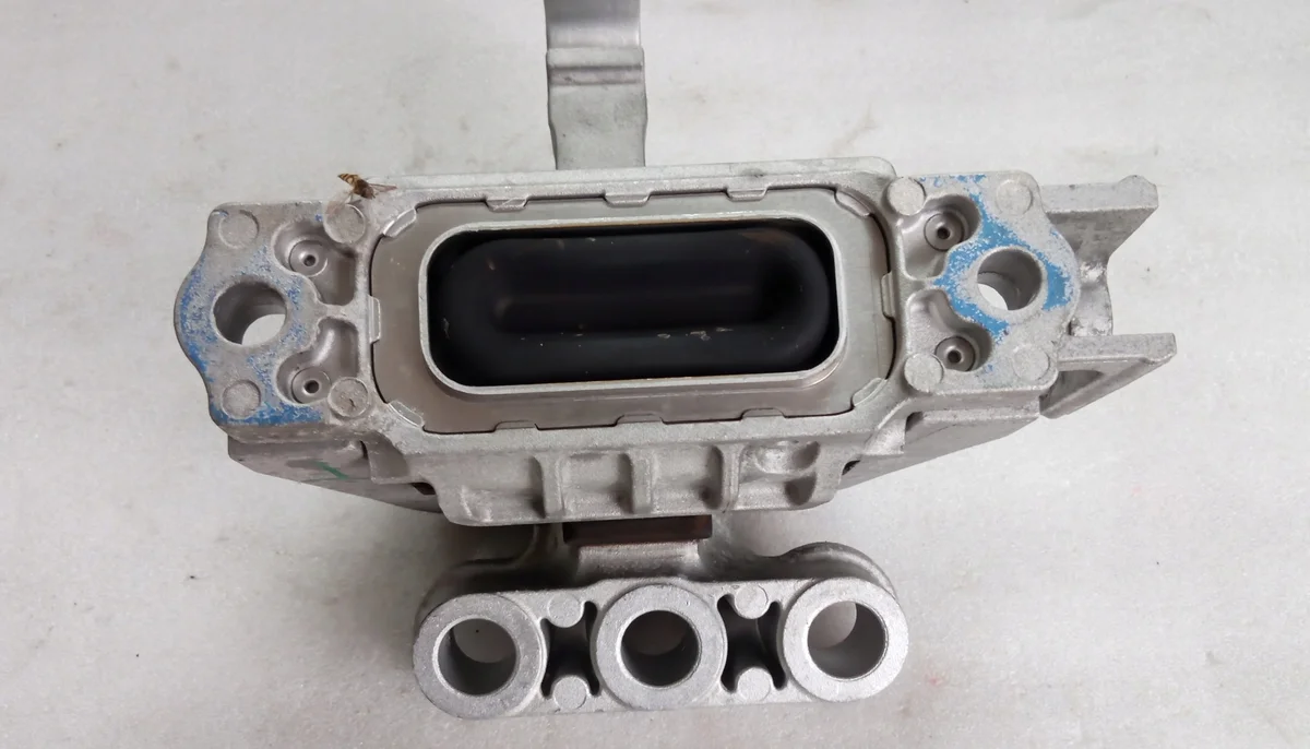 Support moteur MG ZS 1.5 HYBRID 11201137 image 3