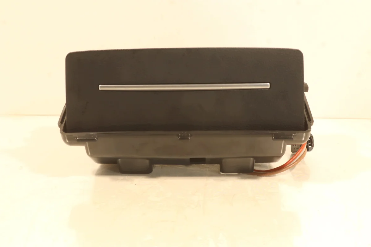 Audi Q7 II 4M Steckdose 12V 280404 image 3
