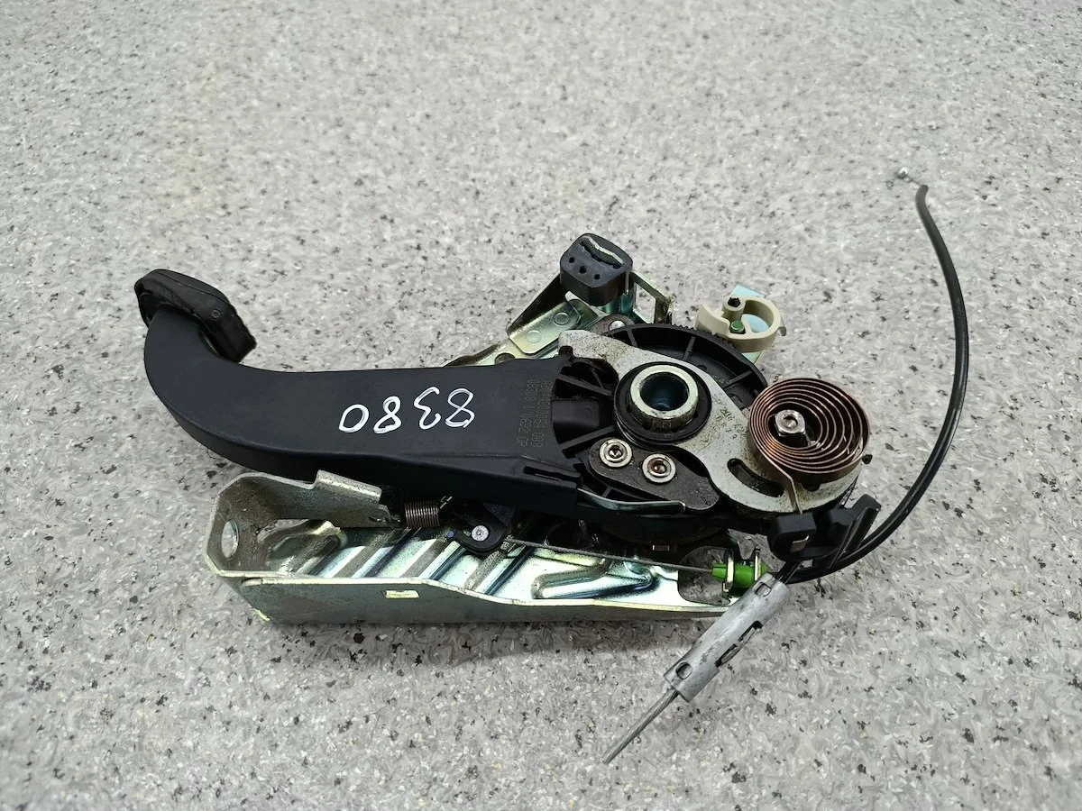 Brake Lever Mercedes C-Class W204 A2044200084