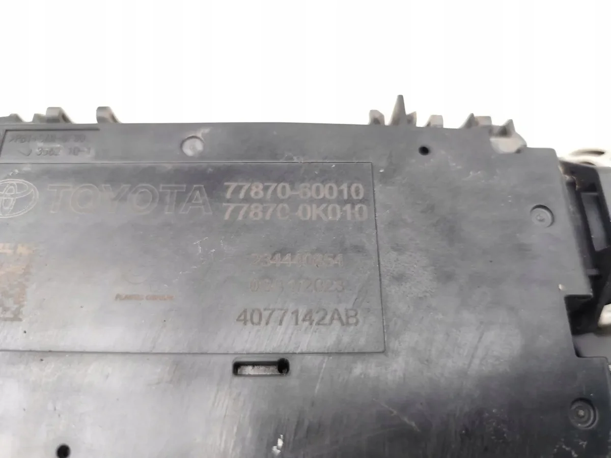AdBlue-Behälter Toyota Hilux 2.8 D 4WD 77870-60010 image 7