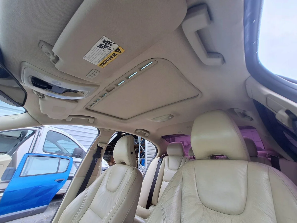 Forro de teto com teto solar bege Volvo S60 II ID241153
