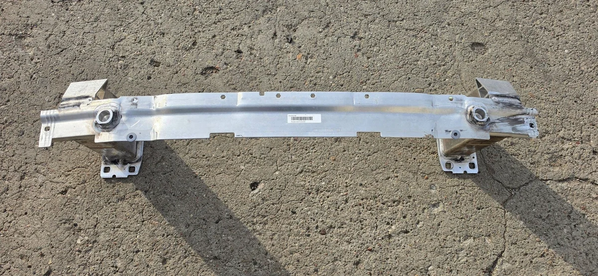 Porsche Cayenne 9Y0 9Y3 Renfort pare-chocs avant 9Y0807109B