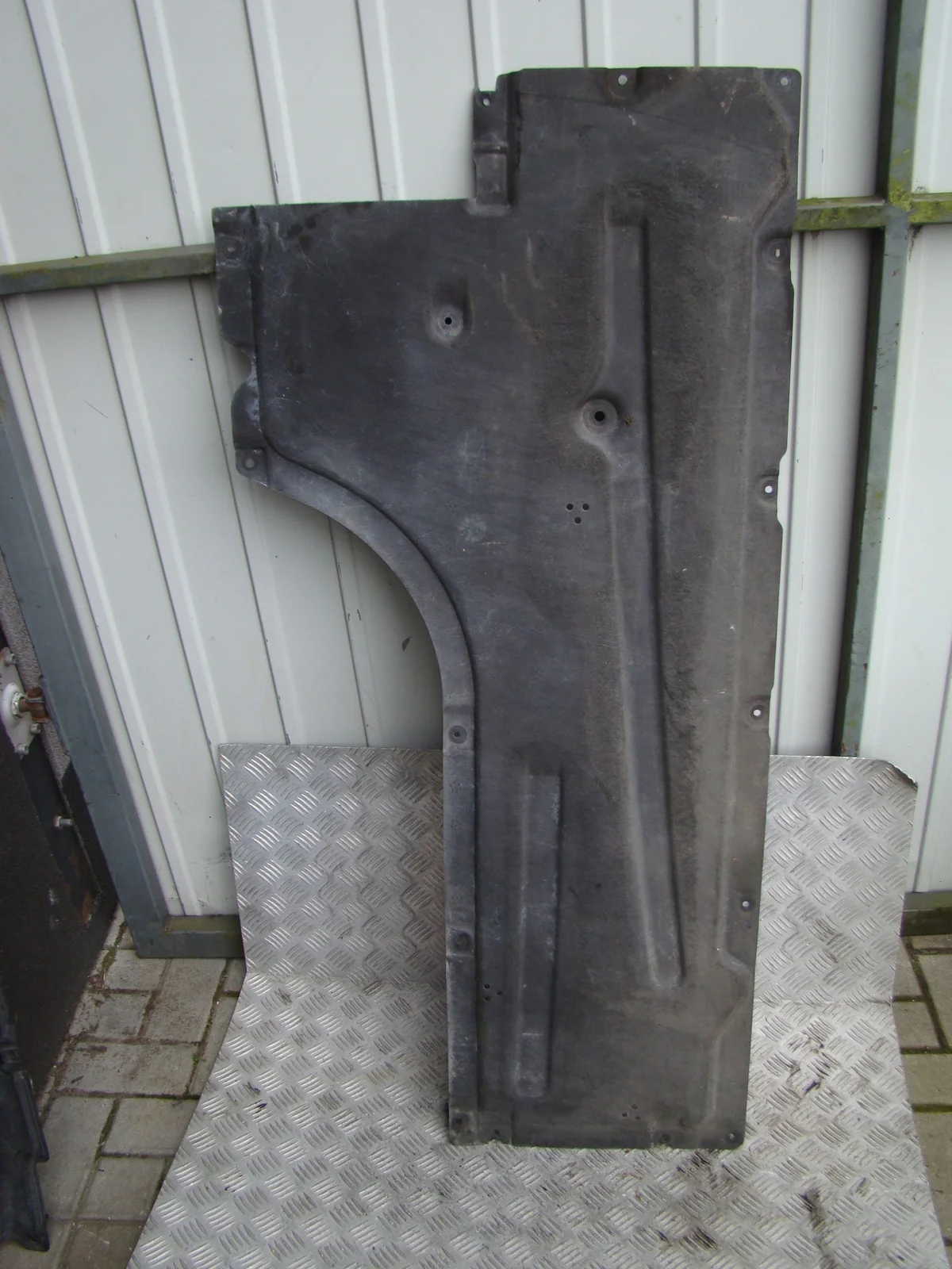 Cache sous-châssis droit BMW 7340866