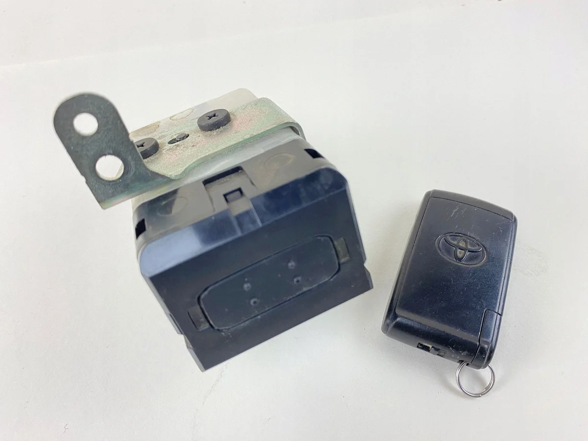 Blocchetto Accensione Toyota Corolla Verso AR10 2584A-RI24KTY