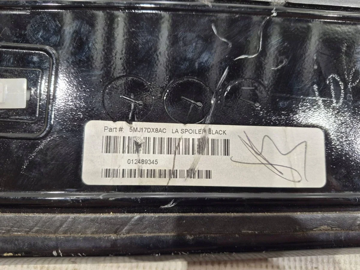Spoiler Klappe Hinten Dodge Challenger 5MJ17DX8AC image 9