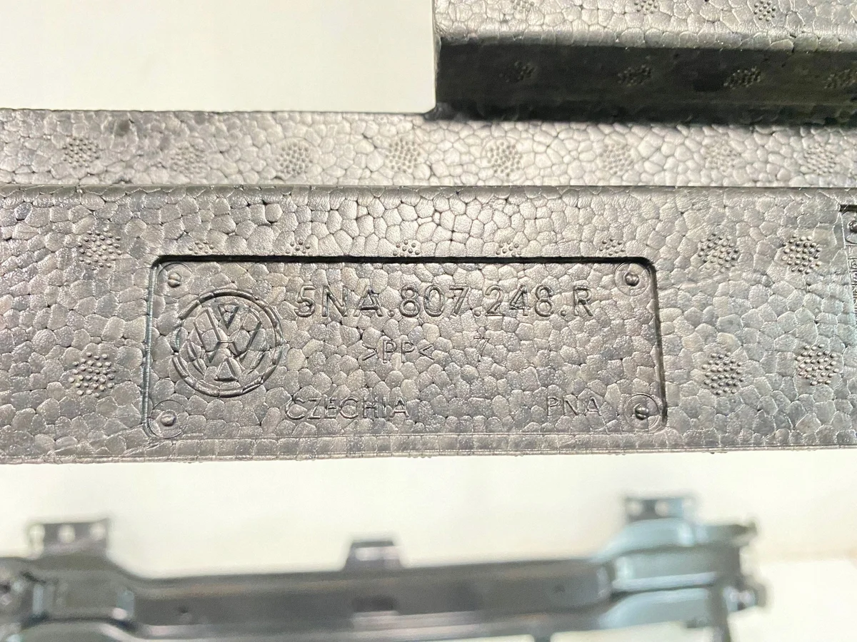 Refuerzo parachoques VW Tiguan II 5NN807109AB 2019- image 8