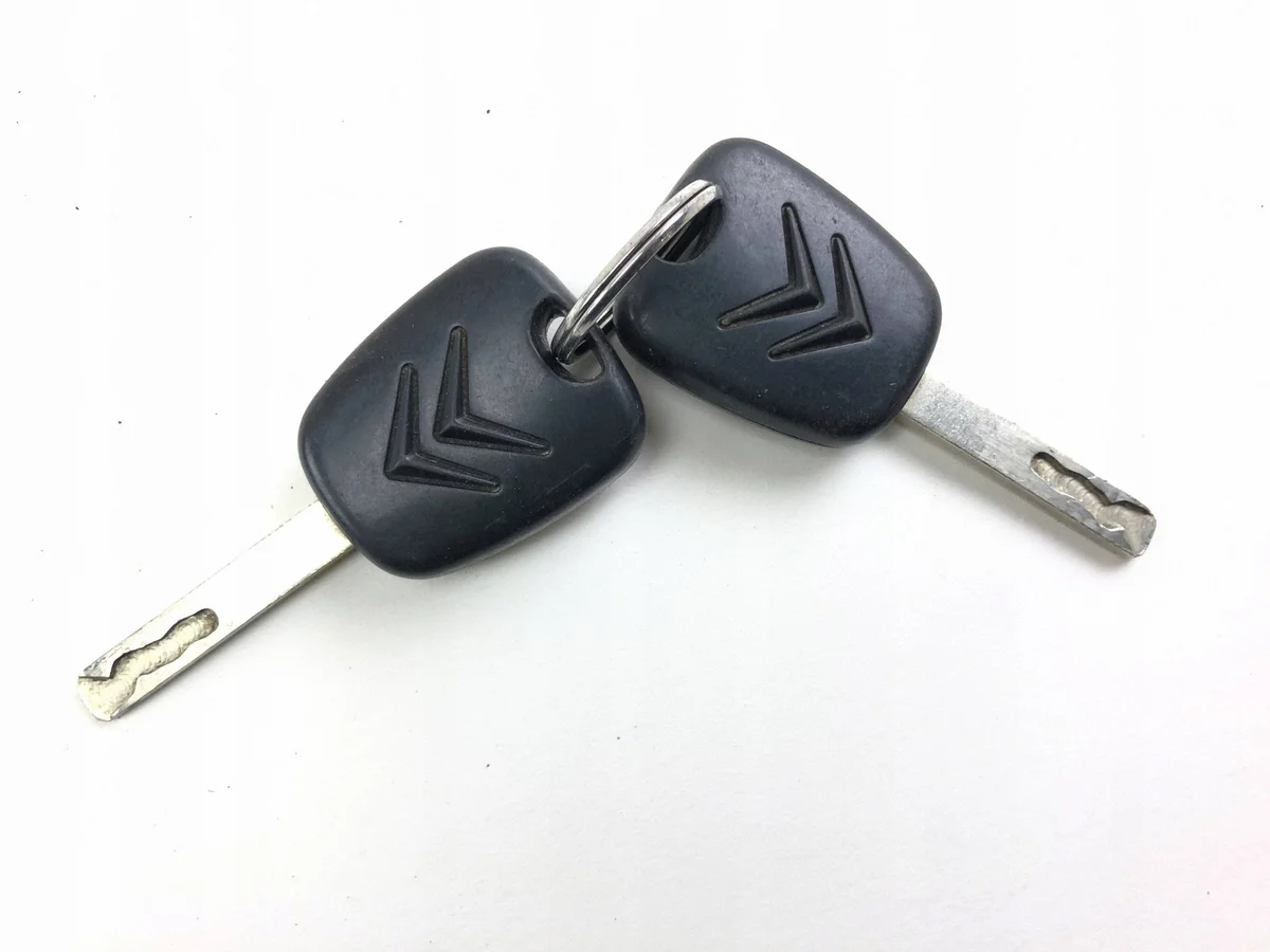 Citroen C3 Ignition Switch 4162AG image 3