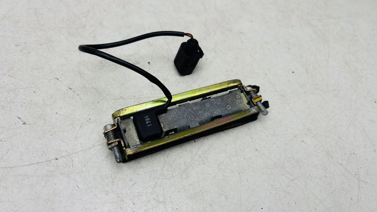 Volkswagen Passat B5 FL Kombi Handtag baklucka 3B9827566C