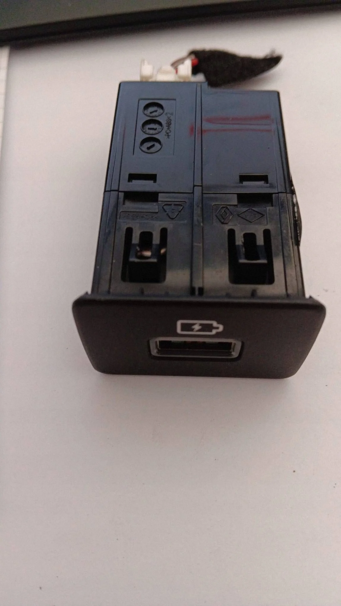 Tomada USB Dacia Sandero III 280239782R