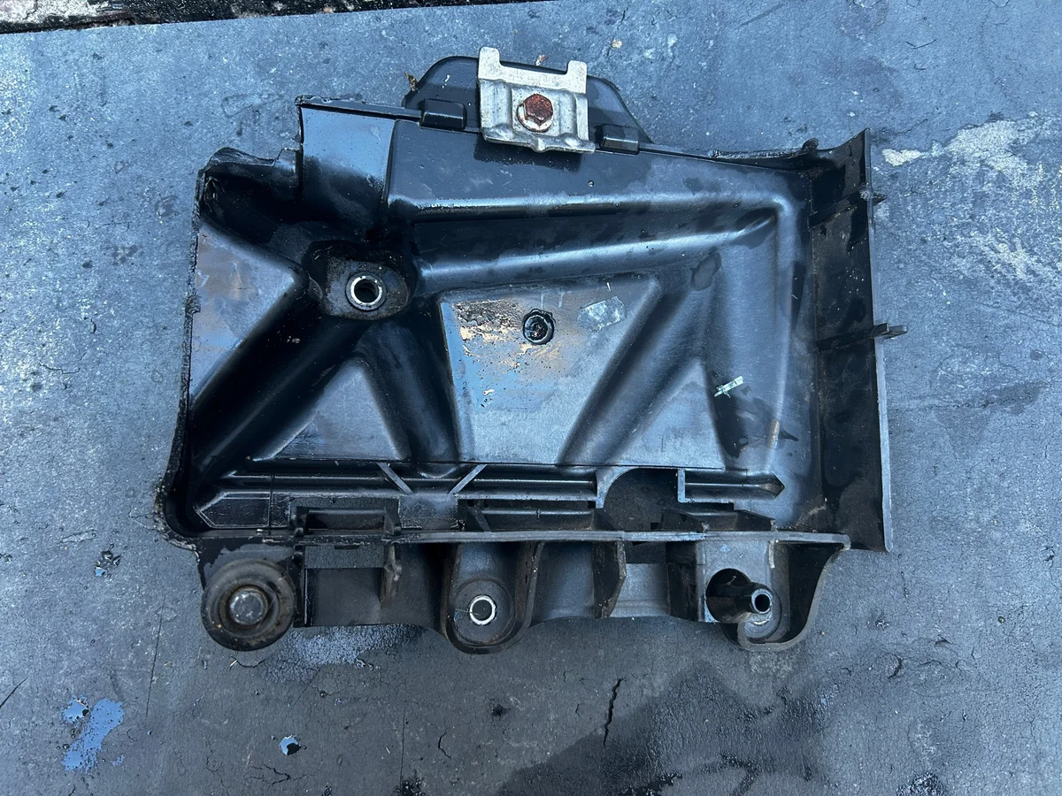 Halterung Batterie VW Golf VII / Leon / A3 8V 5Q0915321H image 3