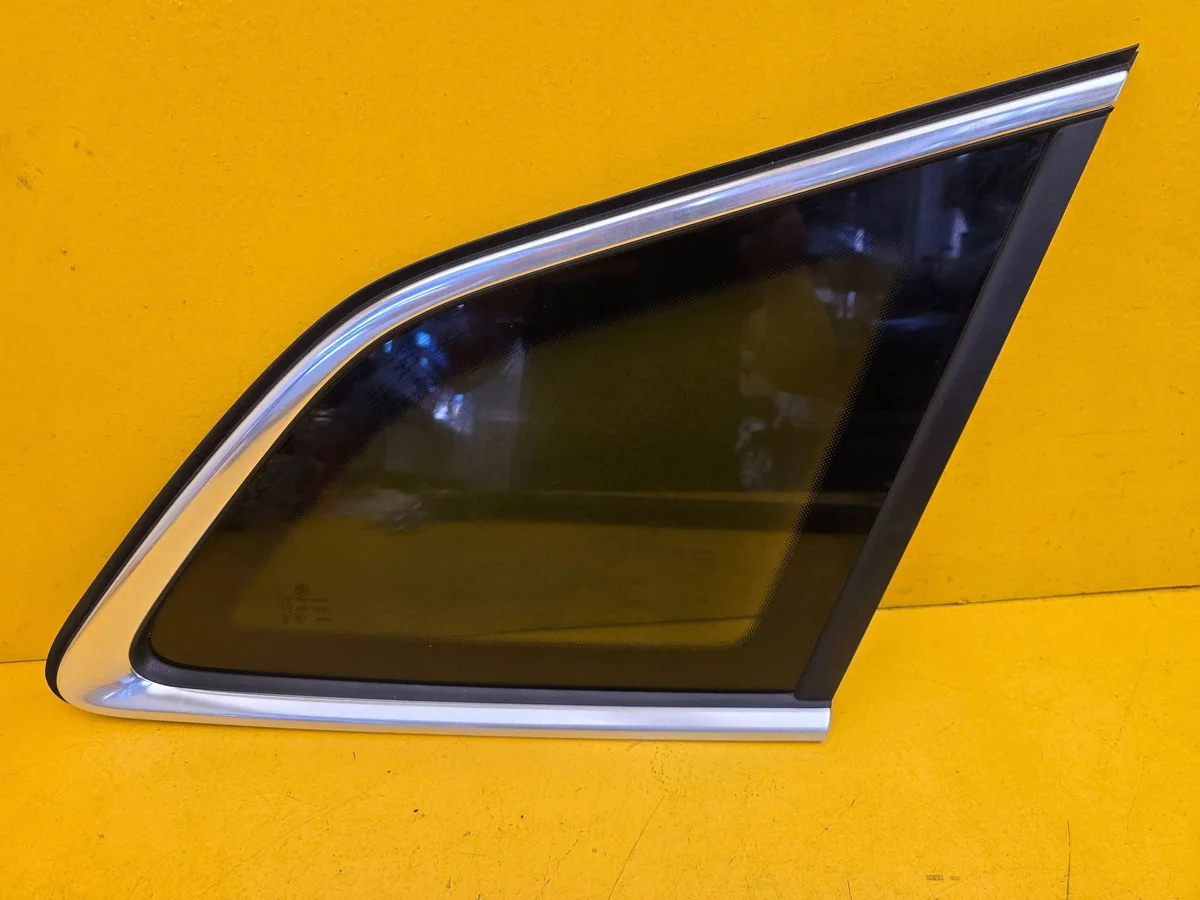 Skoda Enyaq iV Rear Right Window Glass 5LG845298C