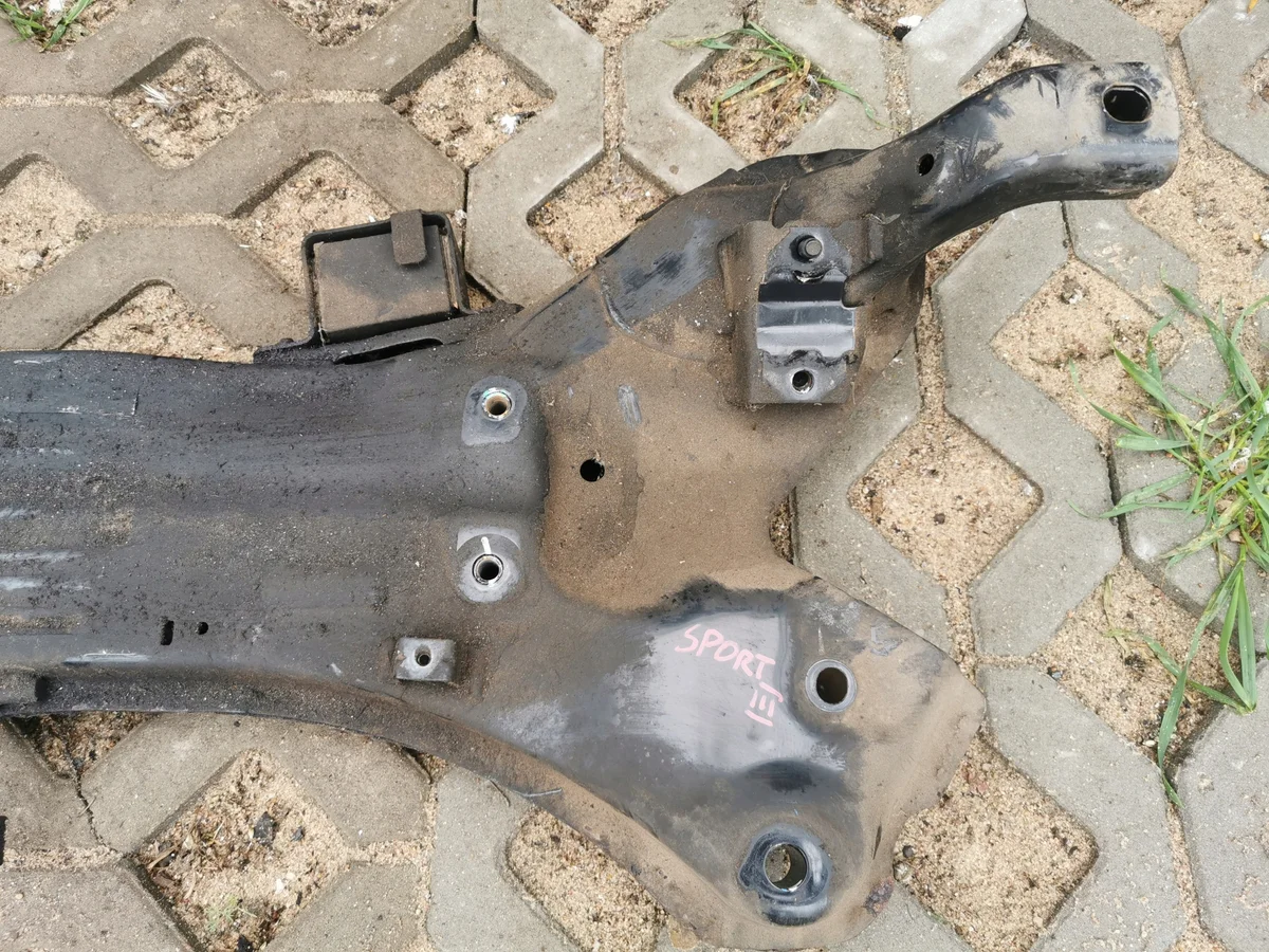 Subframe voor Hyundai IX35 62401-2Y300 thumbnail 1