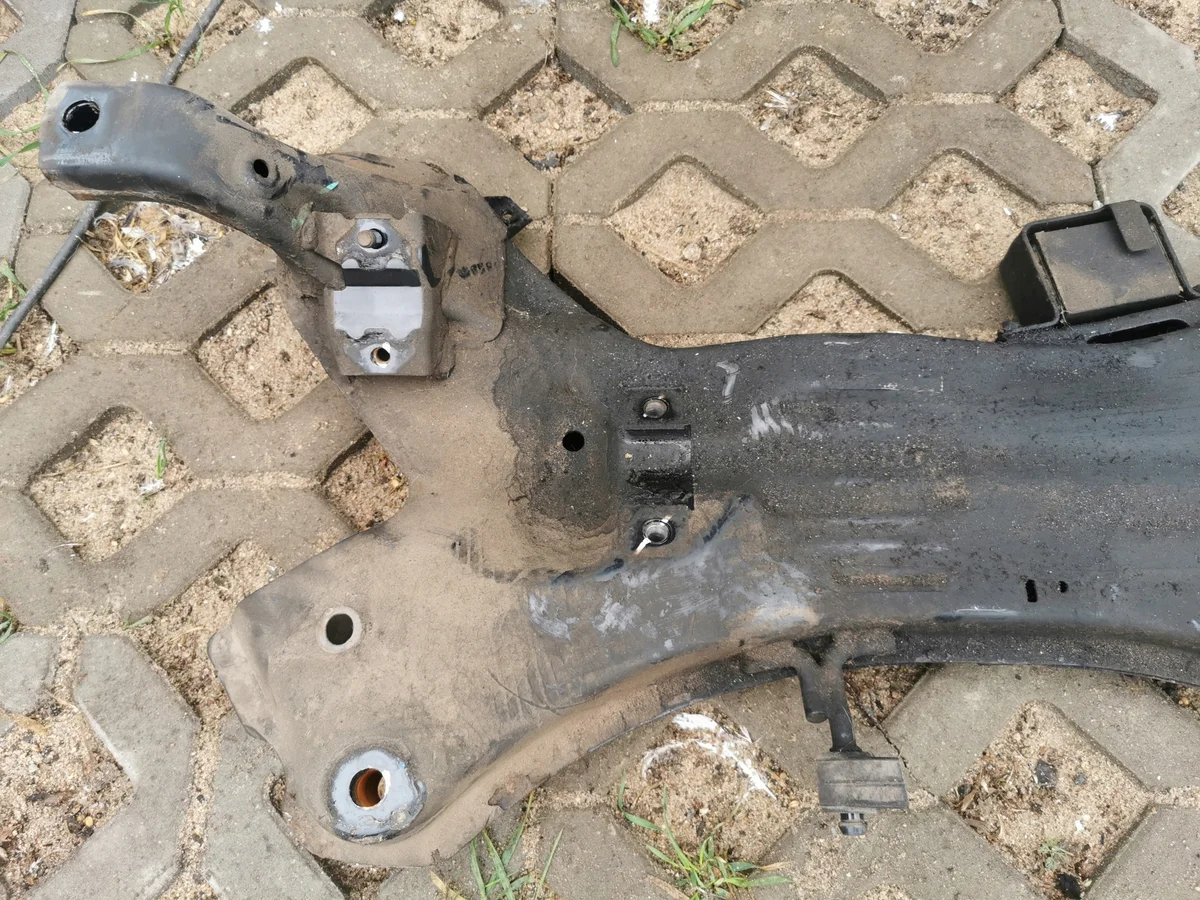Subframe voor Hyundai IX35 62401-2Y300 thumbnail 3