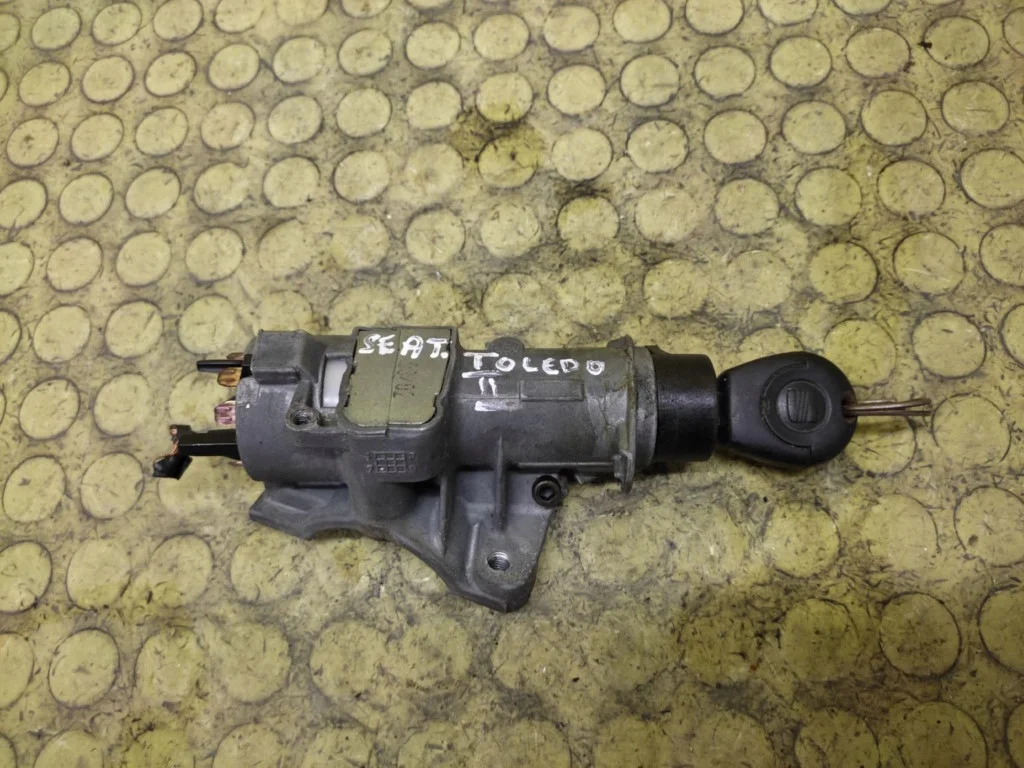 Contactslot SEAT Toledo II 4B0905851C