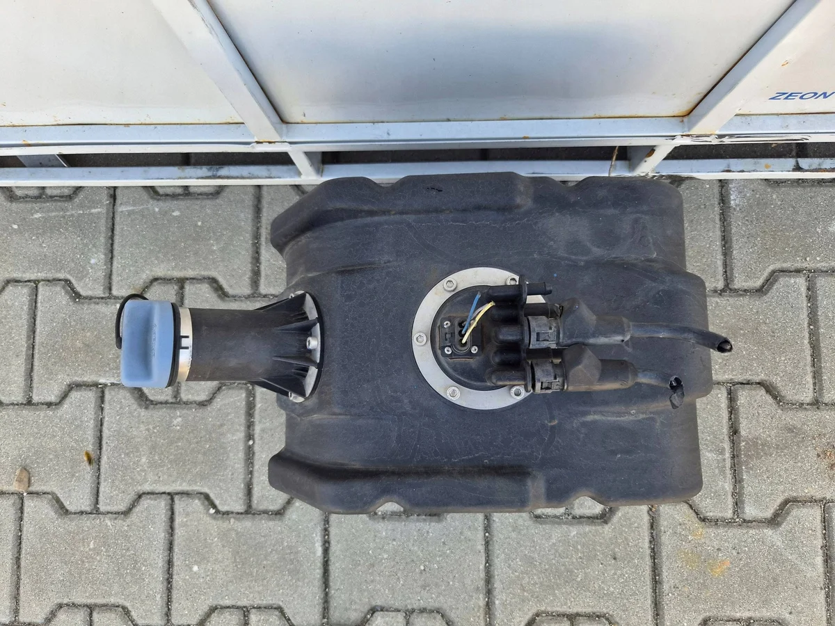 Nissan Maxity CabStar AdBlue Tank NC3F6601 image 4