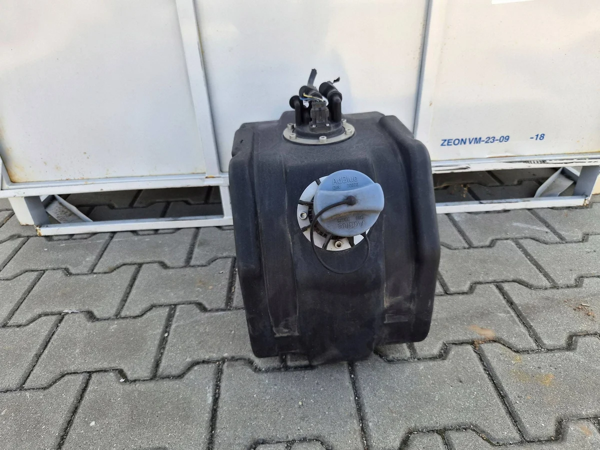 Nissan Maxity CabStar AdBlue Tank NC3F6601 image 6