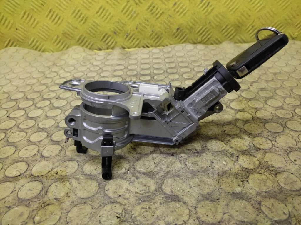 Canhão da Ignição Opel Astra H 2421430