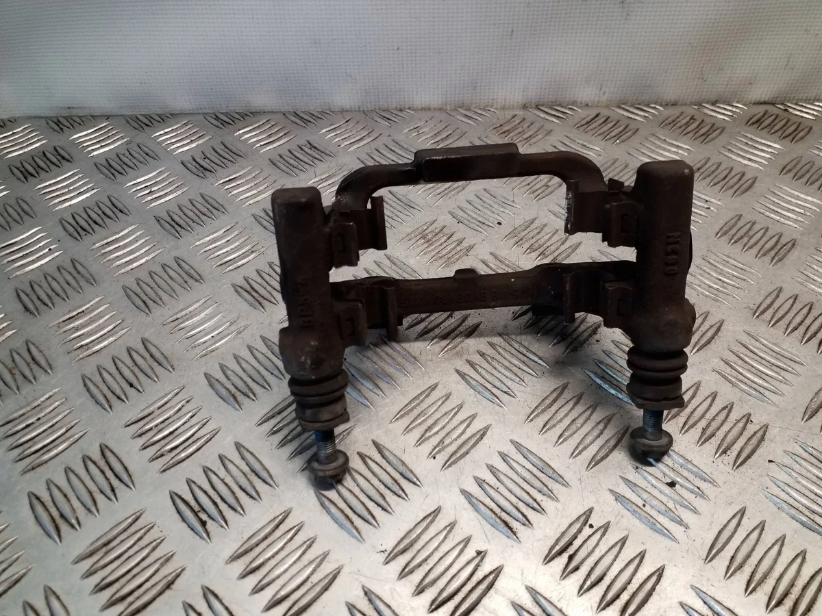 Pinça de Travão Traseira Direita Volkswagen Touran II SUW08480AB