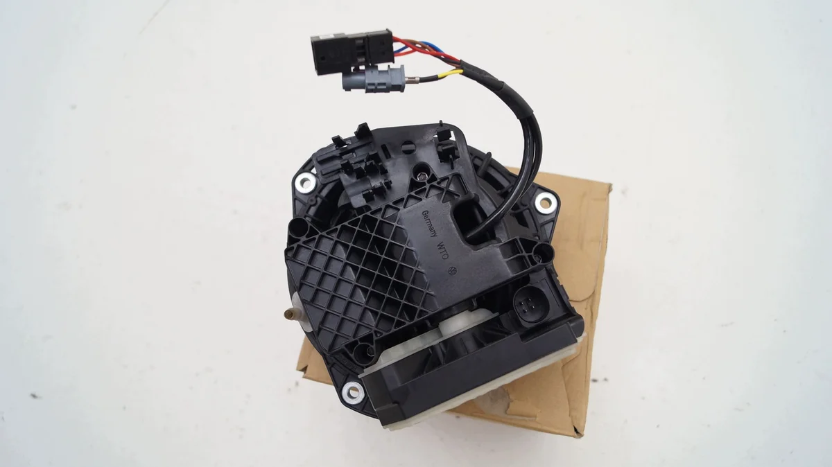 VW Passat B8 takaluukun kahva 3G0827469.CZESCIGORA