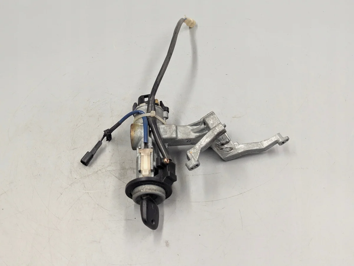 Contacteur d'allumage Daihatsu Cuore 337818