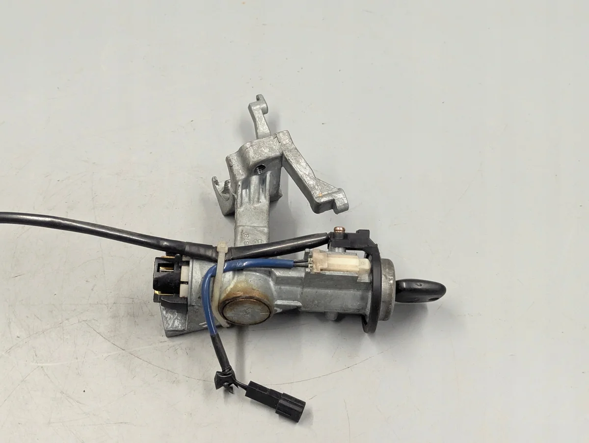 Daihatsu Cuore Ignition Switch 337818 image 4