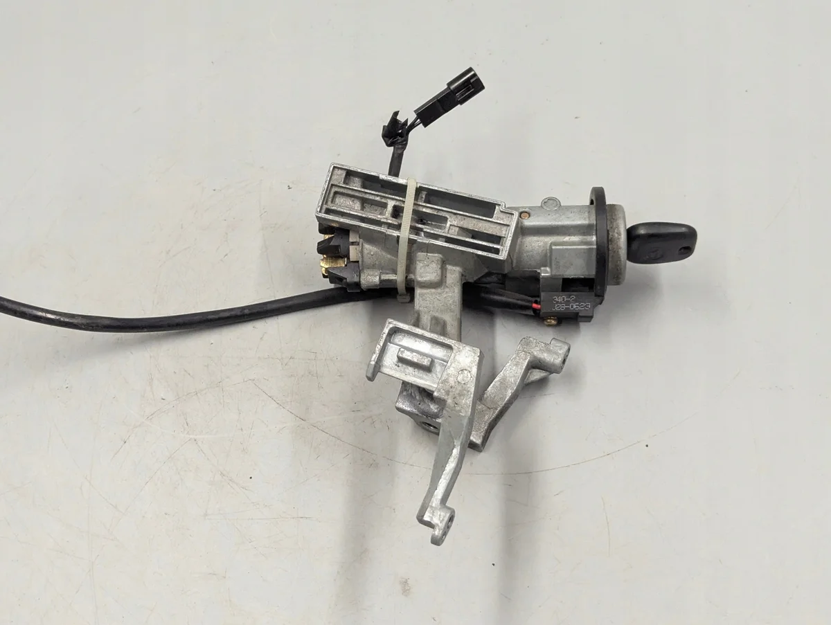 Daihatsu Cuore Ignition Switch 337818 image 5