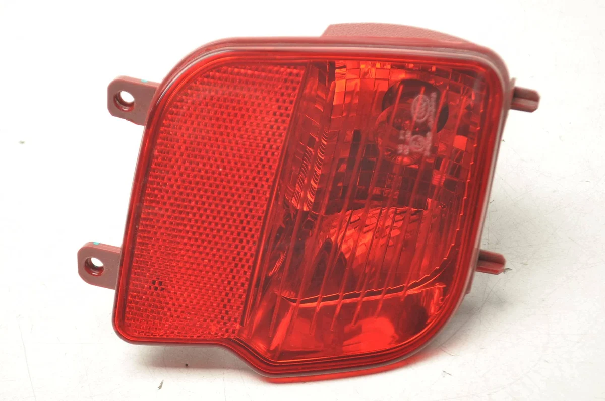 Luz antiniebla trasera Peugeot 2008 II 9811718380