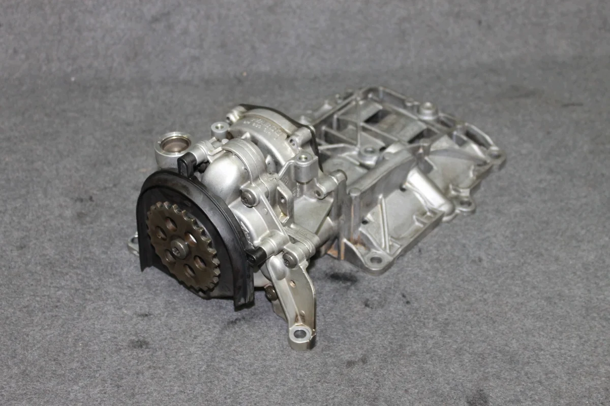 Bomba de Óleo BMW 2.0D N47D20C 7810823