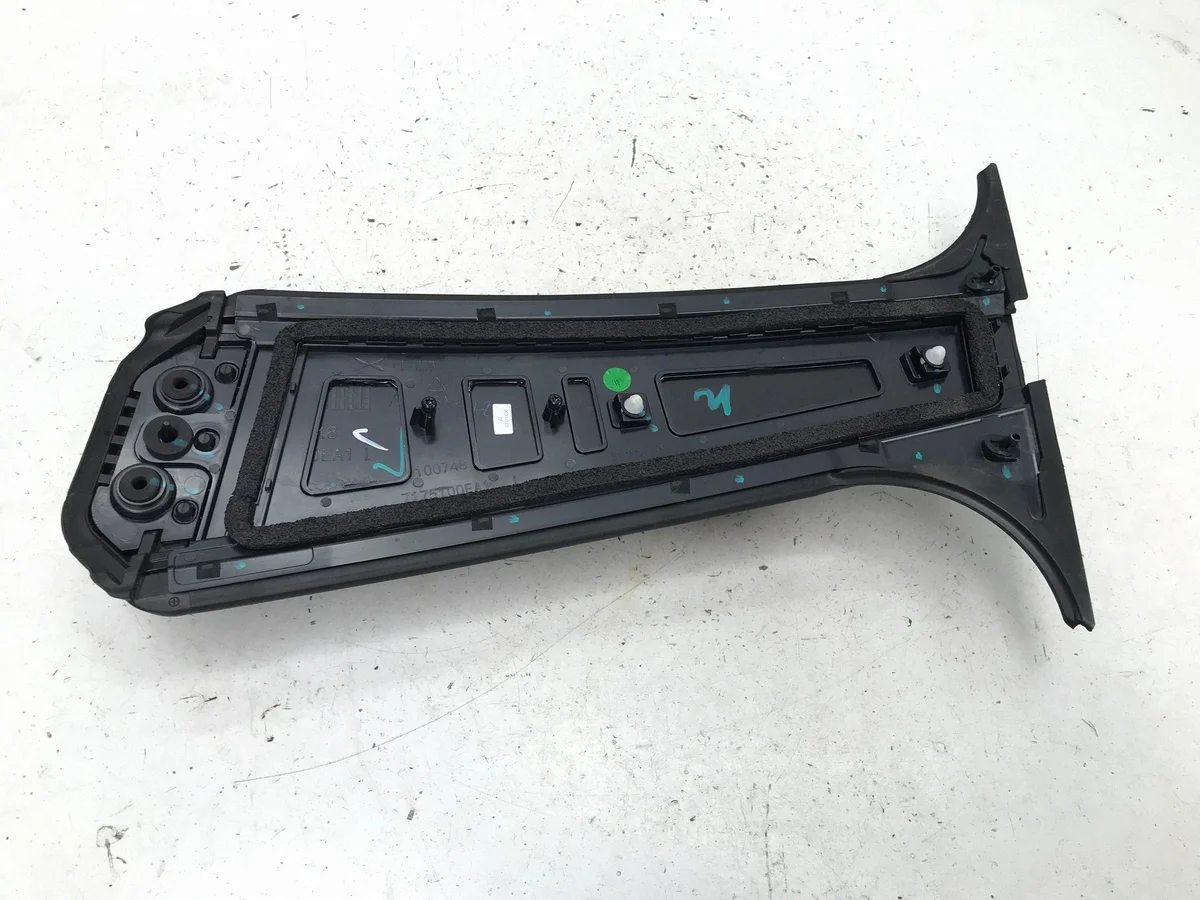 Cache Pilier Gauche XPENG G9 7175100EA1 image 3