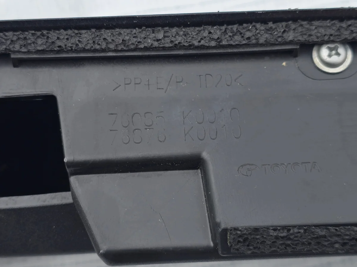 Toyota Yaris 76085K0010 Heckspoiler image 4