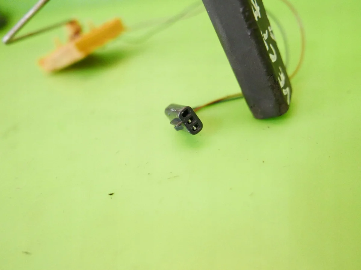 Sensor nível de combustível Opel Signum 833000 image 6