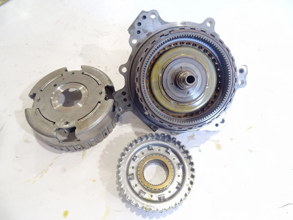 Öljypumppu Nissan Qashqai J10 2.0 B CVT LPK44030