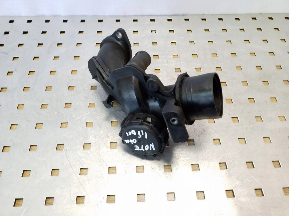 Nissan Note E11 1.5 dCi polttoainepumppu 8200323338