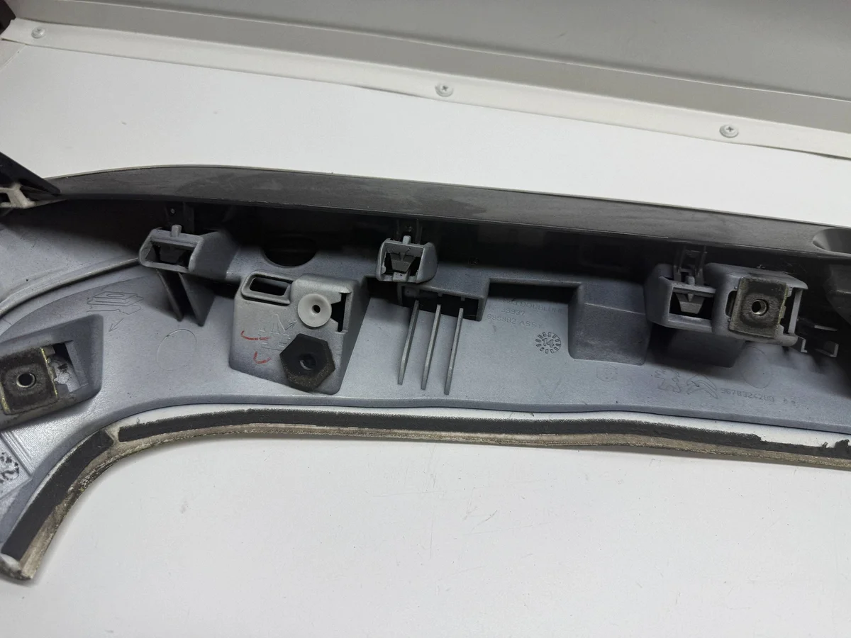 Peugeot 2008 I Spoiler 9678324280 2015 image 6