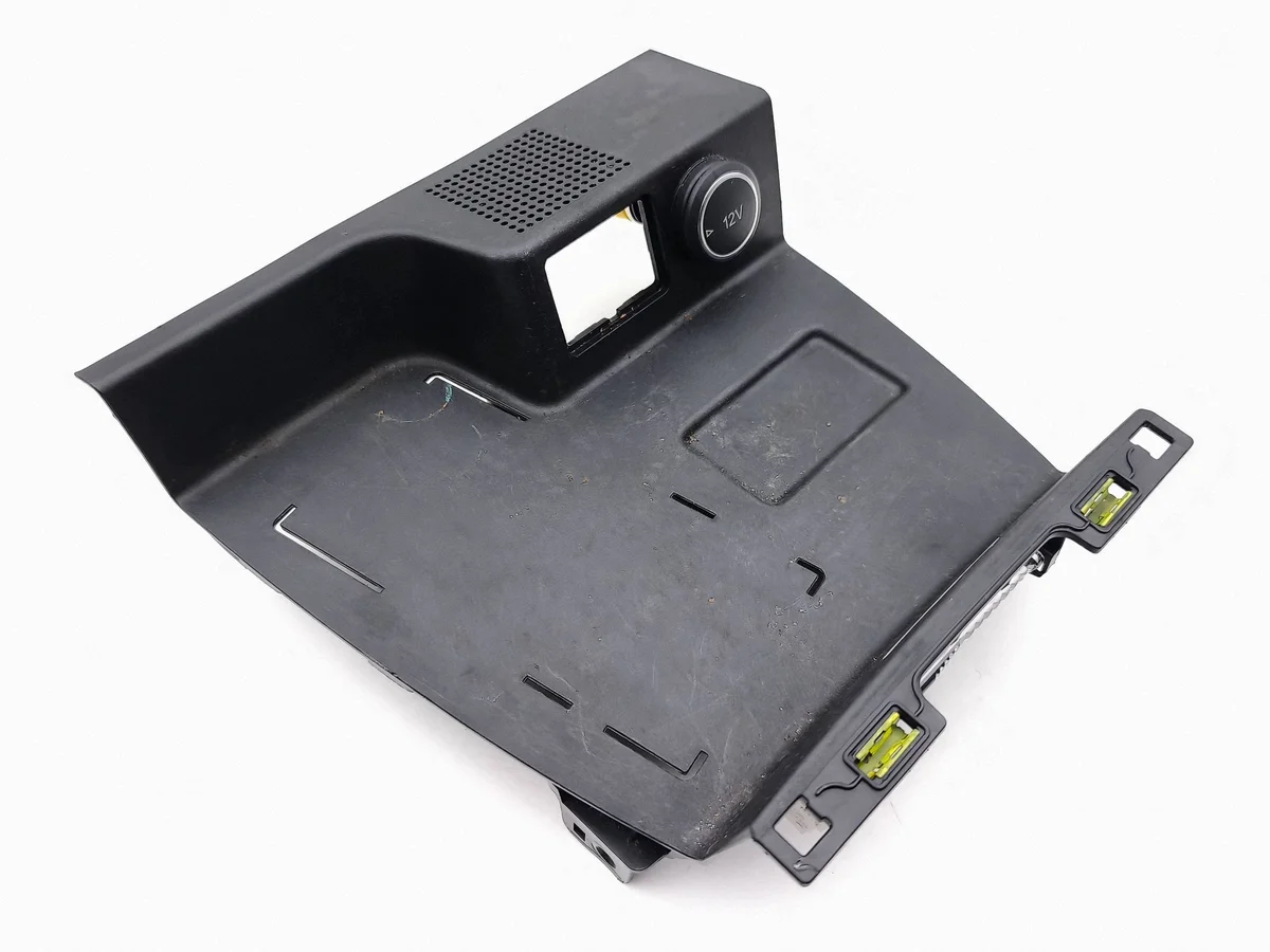 Ford Focus 12V-uttag fram JX7BA048W42A