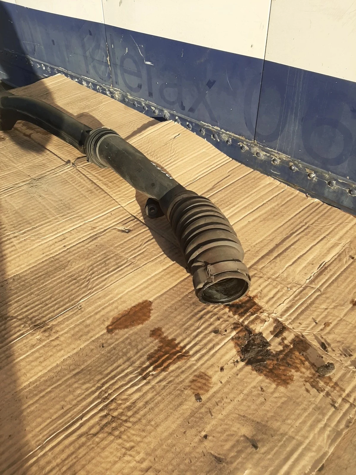 Ilmaputki välijäähdyttimelle Renault Clio III 1.5 DCI 7123495