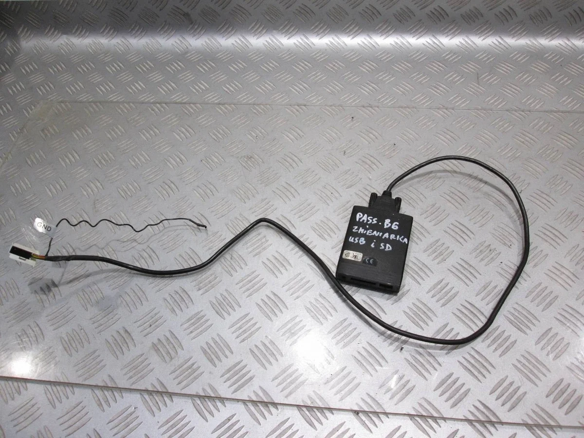 Yatour USB/SD-adapteri Volkswagen Passat B6 Audi Skoda Seat ENP3873