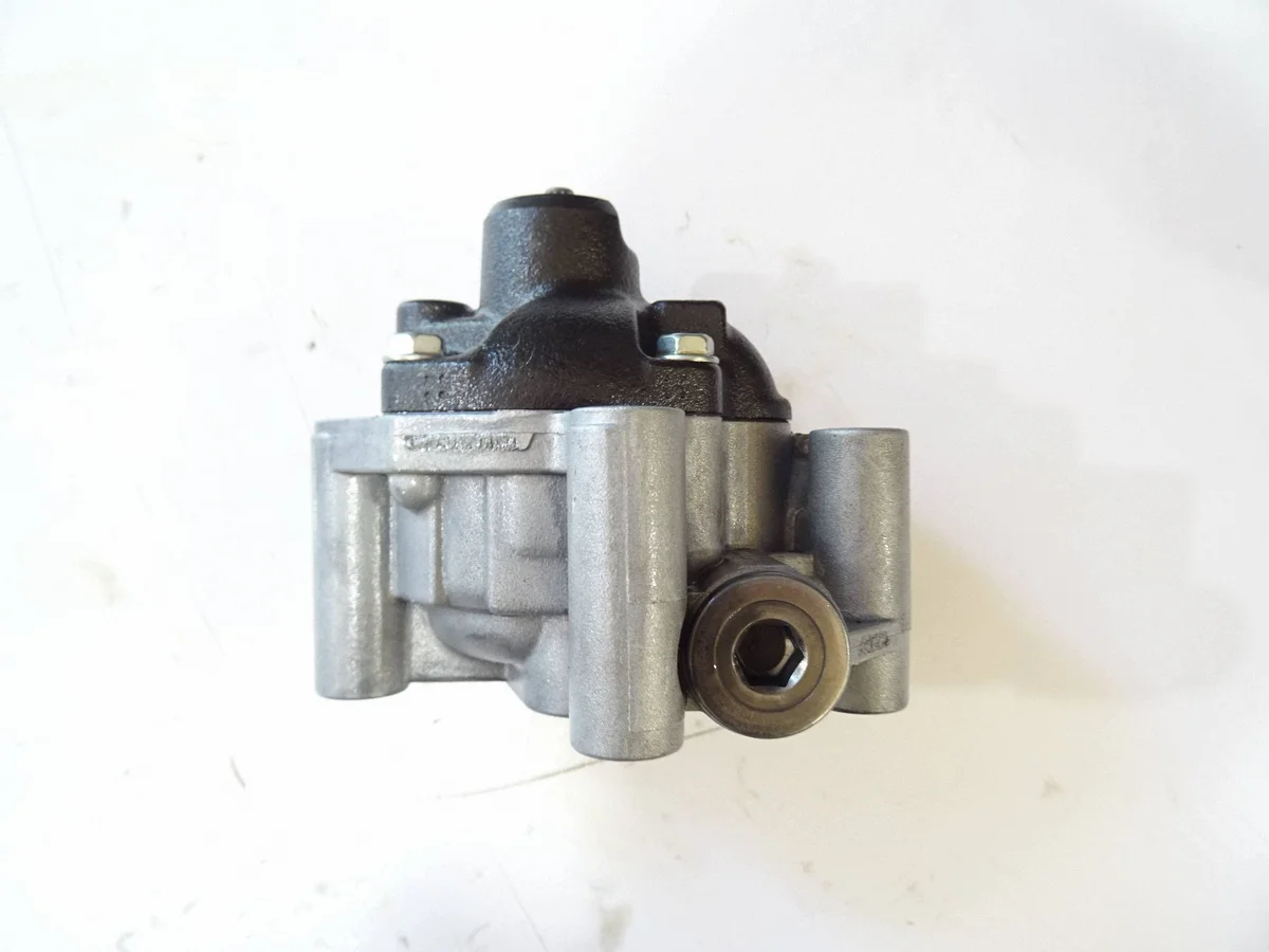 Ölpumpe Nissan Qashqai J10 2.0 B CVT JF011E RE0F10A KC130609Y8